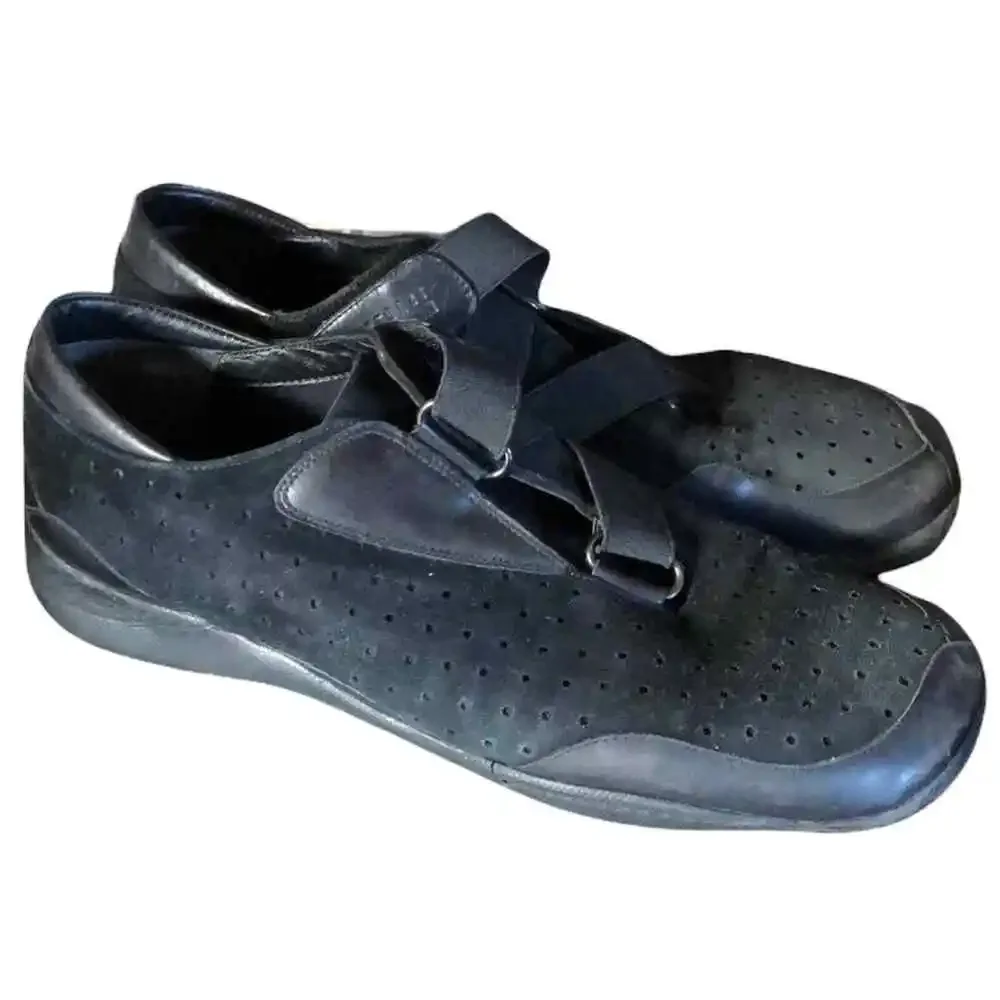 Stuart Weizman leather Black suede walking flats Women’s Size 8.5